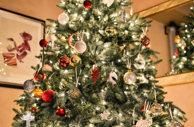 The Ultimate Guide to Decorating Your Christmas Tree