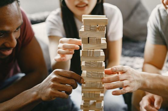 5 Best Games to Help You Bond Better with Your Family