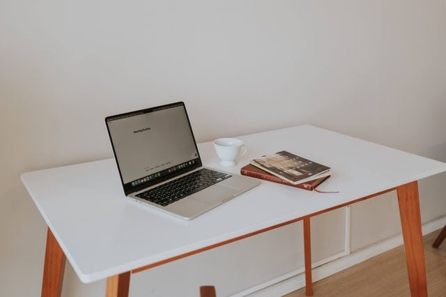 l-shaped-desk-with- drawers